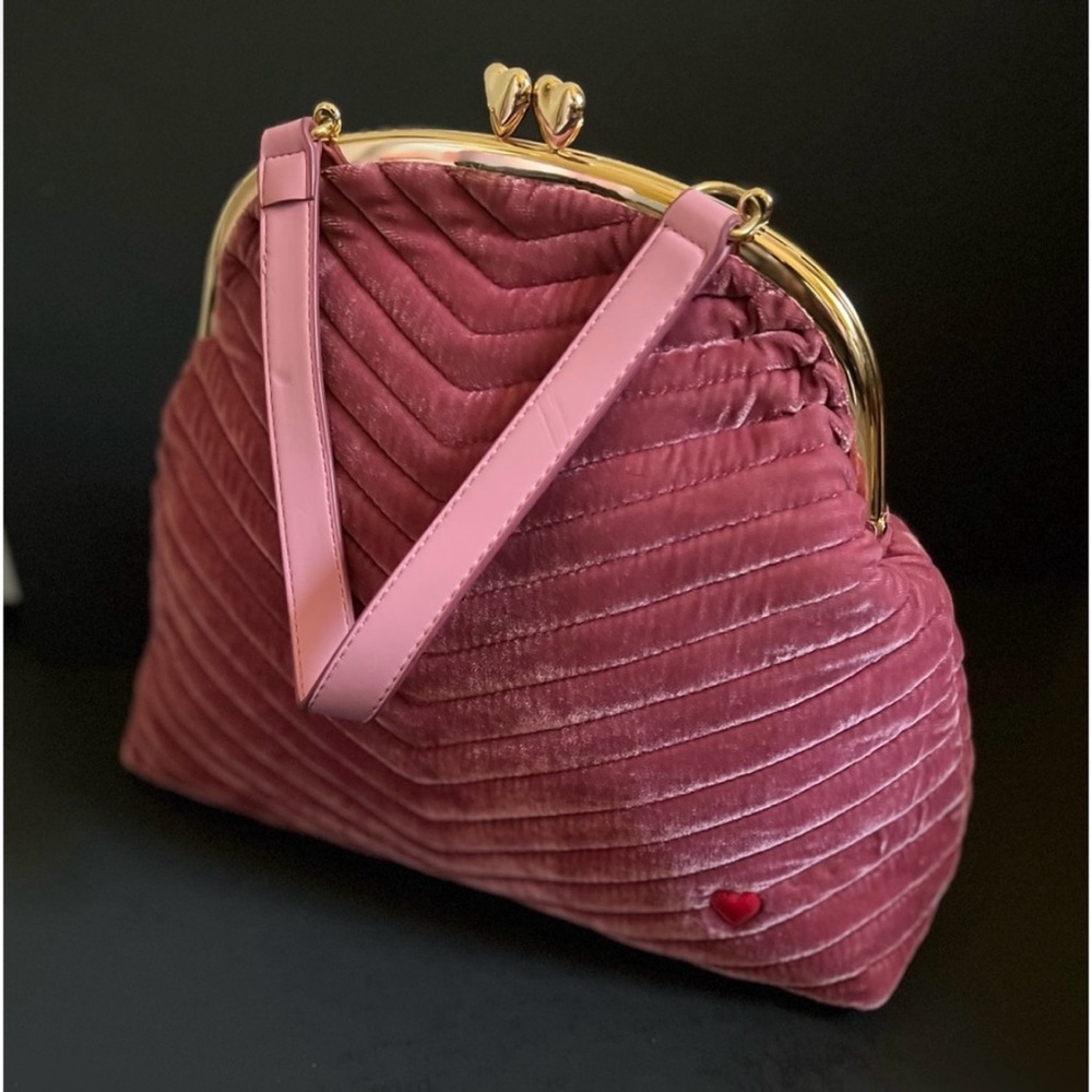 Vintage Pink Pleated Shoulder Bag with Gold Clasp